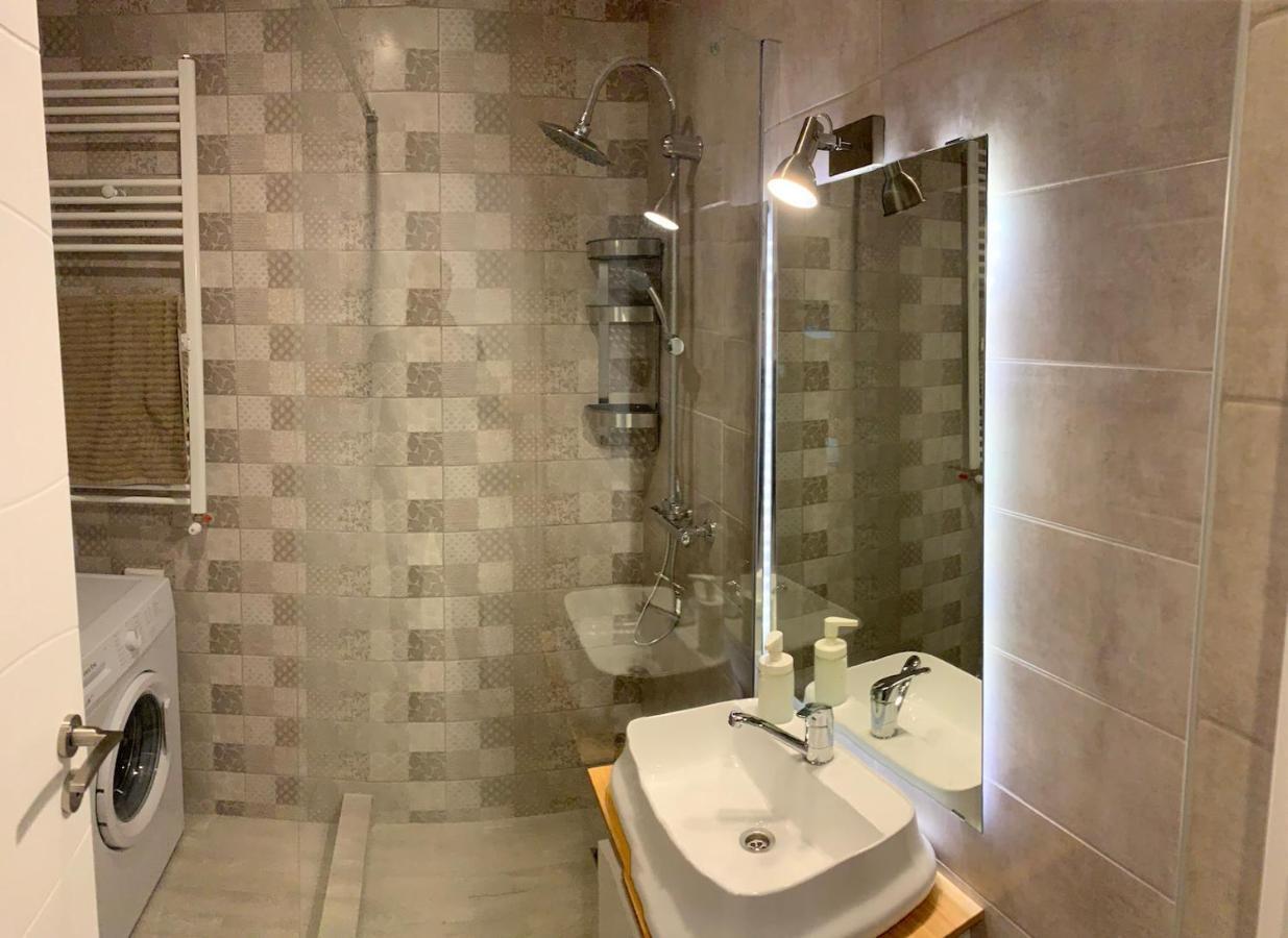 בוקרשט Ray Luxury Apartment Close To Presidential Palace מראה חיצוני תמונה